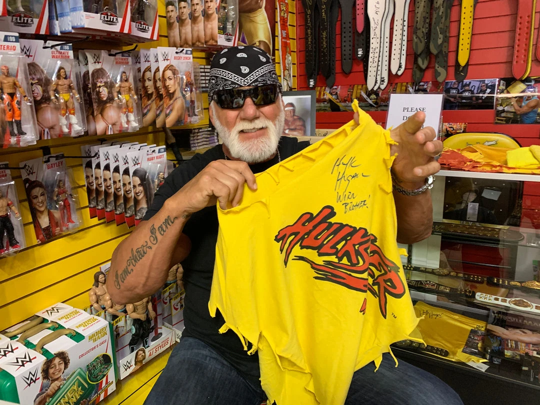 Hogan's Beach Shop WCW Hulk Hogan Ringworn Ring Worn Hulkster T-shirt SIGNED Hogan's Beach Shop WCW Hulk Hogan Ringworn Ring Worn Hulkster T-shirt SIGNED