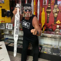 Hogan's Beach Shop Hollywood Cardillo Weightbelt Signed AUTOGRAPHED WEIGHT BELTS